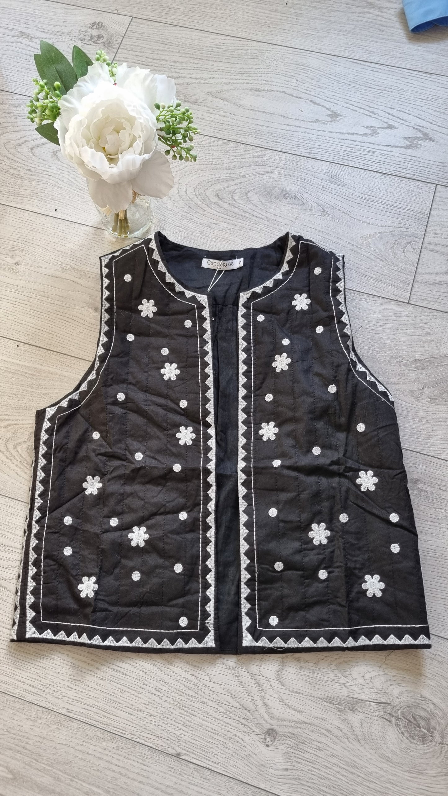 Jazzy Embroidered Daisy Waistcoat Black