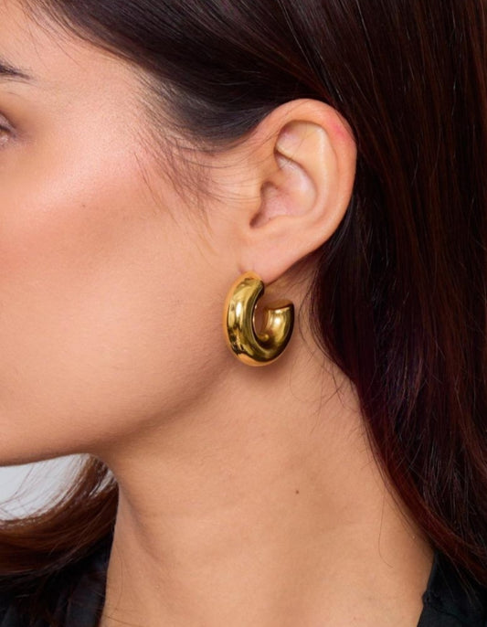 Naya Chunky Hoop Earrings Gold